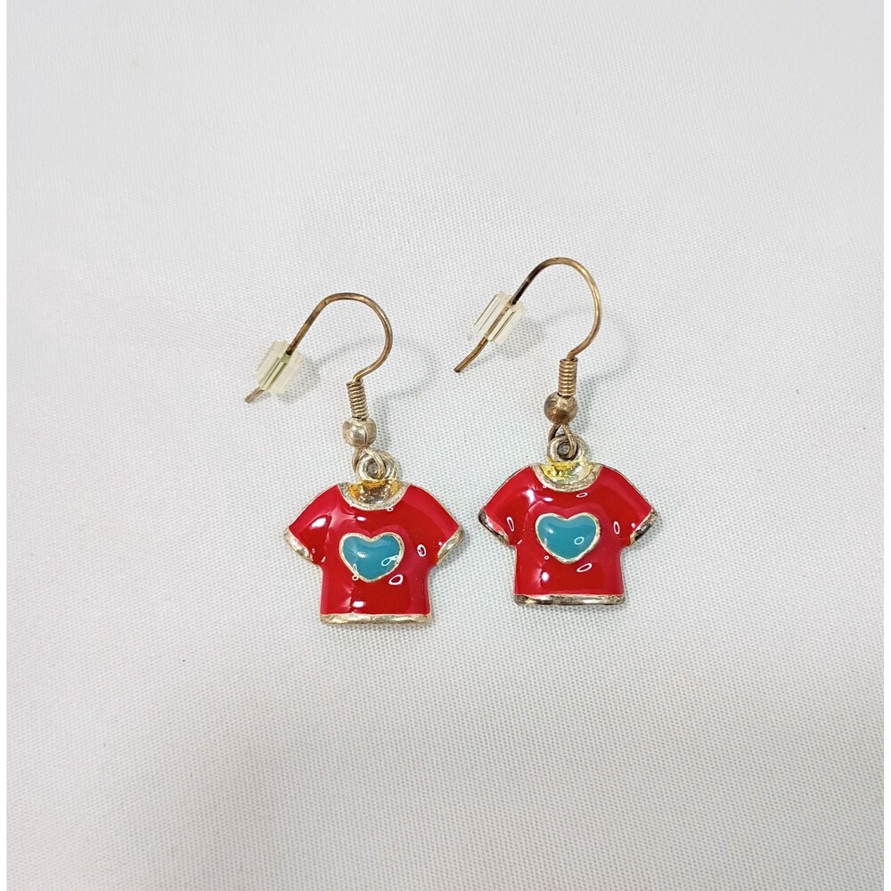 Vintage Jordache Red T-Shirt with Teal Heart Drop Earrings NIP